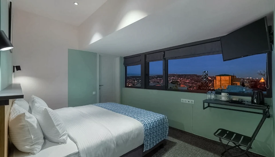 هتل ورا هایلز وتیک تفلیس